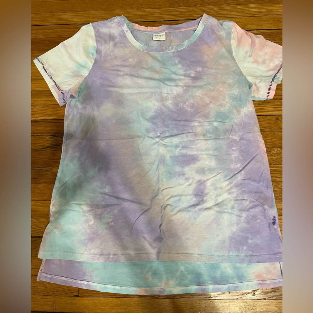 Women’s Skies Are Blue SOFT Tshirt/top.